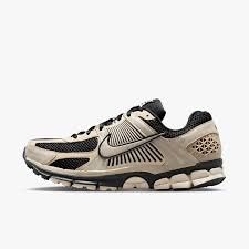 Nike ZOOM VOMERO 5 MET